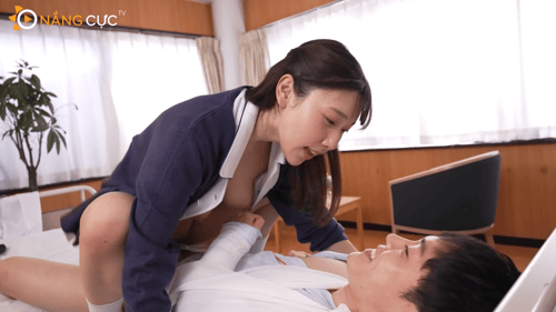 Gãy xương nhập viện gặp ngay em nữ y tá trẻ xinh đẹp là bạn cũ hồi đi học Gãy xương nhập viện gặp ngay em nữ y tá trẻ xinh đẹp là bạn cũ hồi đi học